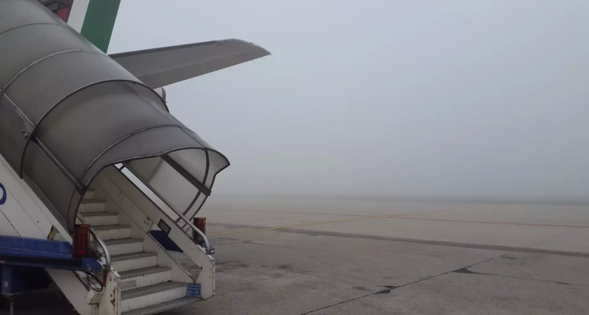 Рейс Москва-Уфа прервал взлет из-за сигнала об открытой двери