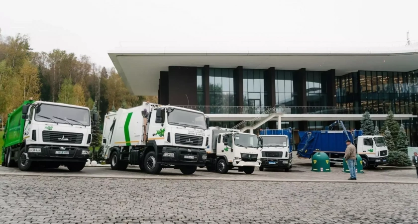 На экофоруме представили новые мусоровозы для плотной городской застройки