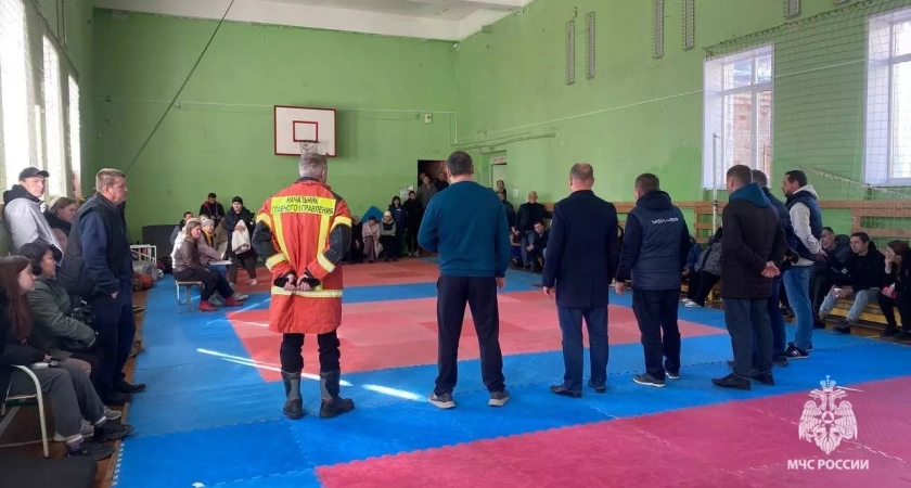 Жильцы дома в Уфе не смогли вернуться в квартиры после взрыва газа