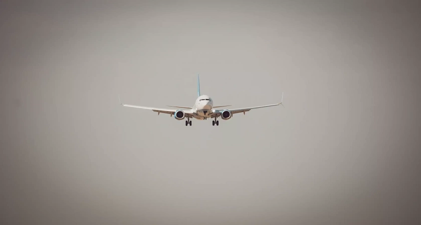 Самолет, летевший в Уфу, подвергся атаке лазером перед посадкой