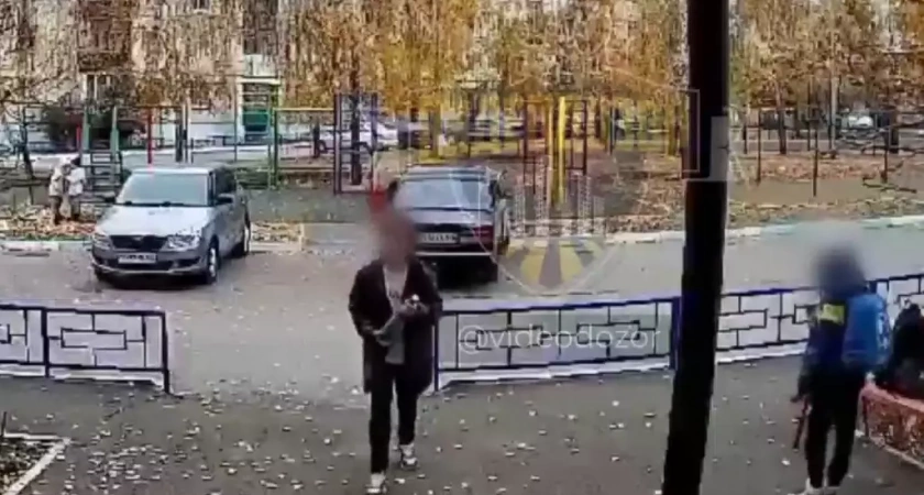 Школьник разбил бутылку детского шампанского, отмечая начало каникул