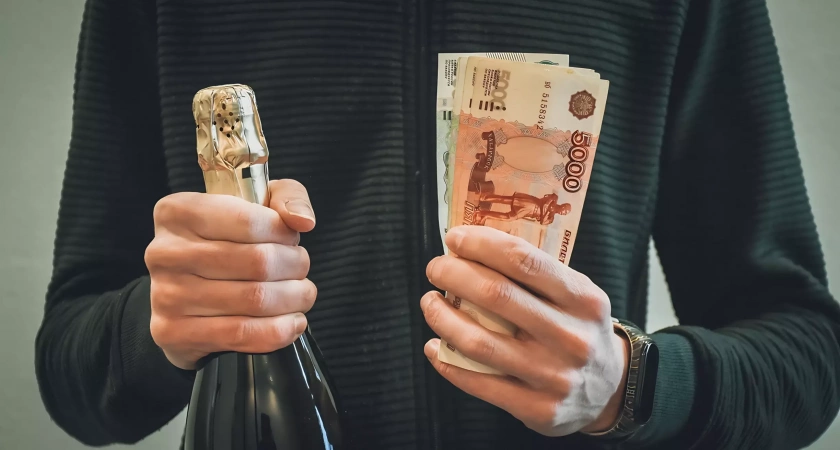 Именинник в Уфе лишился 120 тысяч рублей из-за фальшивого подарка от "банка"