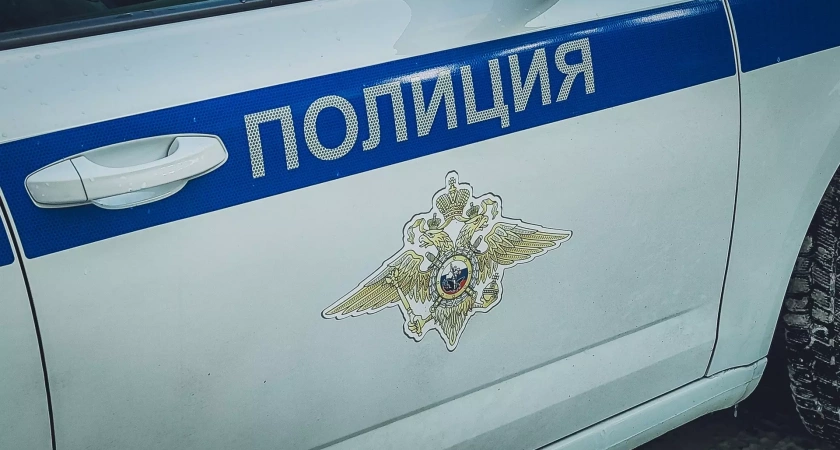 В Башкирии разыскивают отца, пнувшего ребенка в лифте