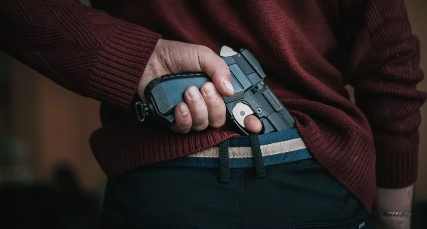 В Уфе неизвестный расстреливает голубей из окна жилого дома