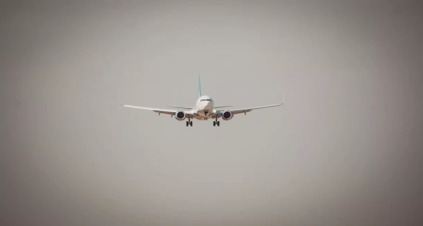 Самолет из Уфы в Красноярск приземлился с неисправной гидросистемой