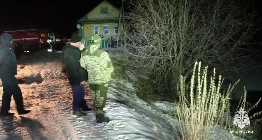 В Башкирии пенсионер утонул в машине, съехав в реку задним ходом