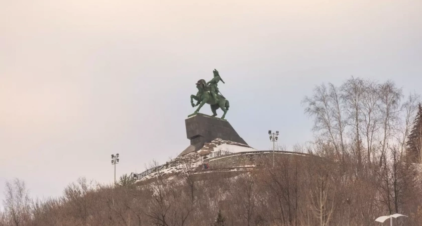 Теплоход "Метеор" обогнал памятник Салавату Юлаеву в голосовании за символ новой тысячерублевой купюры