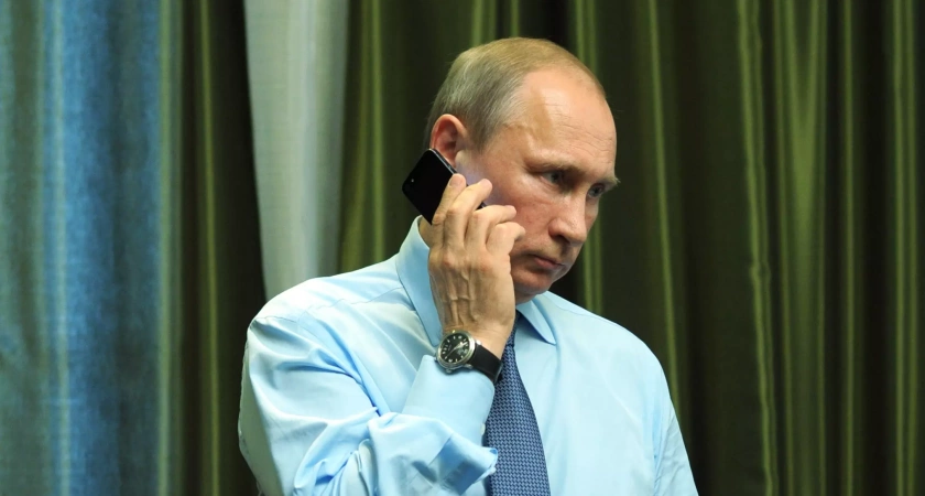 Волонтер "Прямой линии" помог пенсионеру из Башкирии отремонтировать крышу