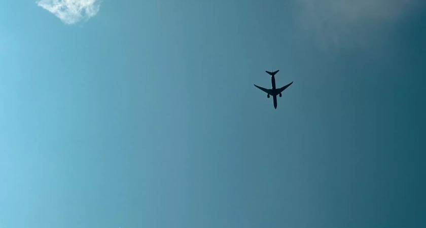 Самолет из Уфы ушел на запасной аэродром из-за штормового ветра в Новом Уренгое