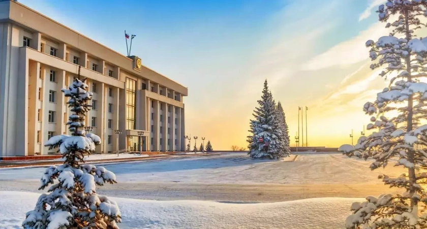 В Уфе сегодня снег и гололед, перекрыты 8 улиц