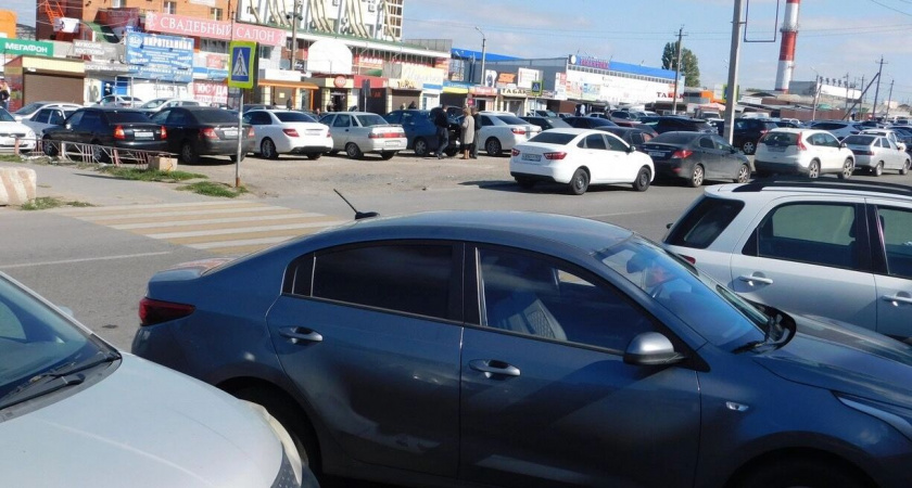 В Уфе спасатели освободили руку школьницы, застрявшую в автомобильном кресле при попытке достать телефон