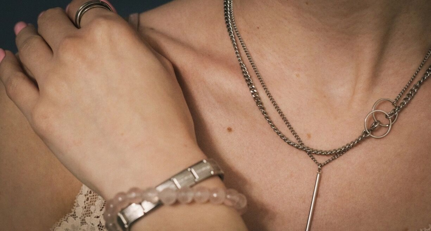 Жительница Челябинской области лишилась браслета Cartier и заплатит штраф за контрабанду