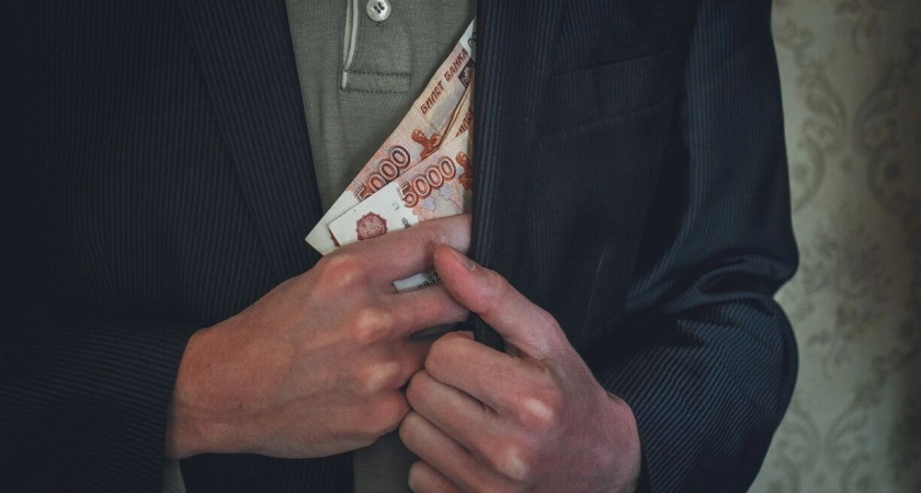 Экс-директор Дома культуры заставлял подчиненных брать кредиты на 12 млн рублей