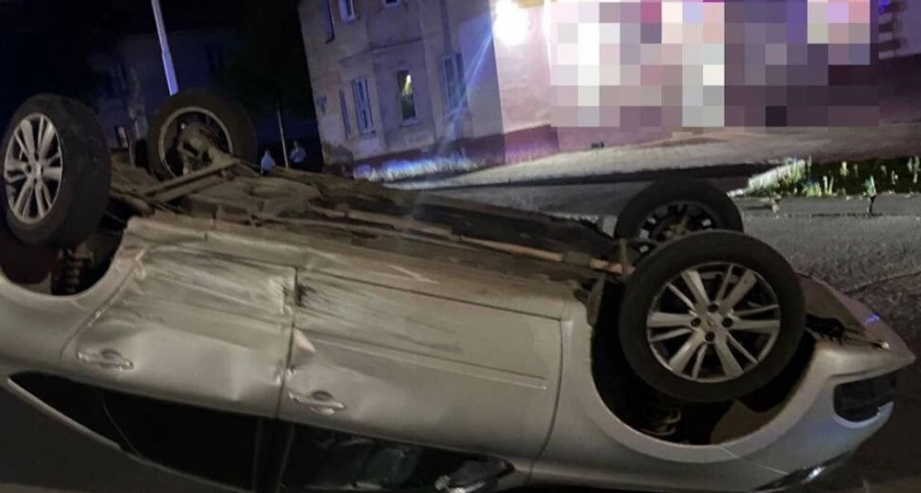 В Уфе на Кольцевой перевернулась "Лада Гранта" после столкновения с "Вестой"