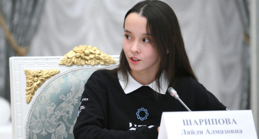 Путин встретился с 17-летней победительницей технологической олимпиады из Башкортостана