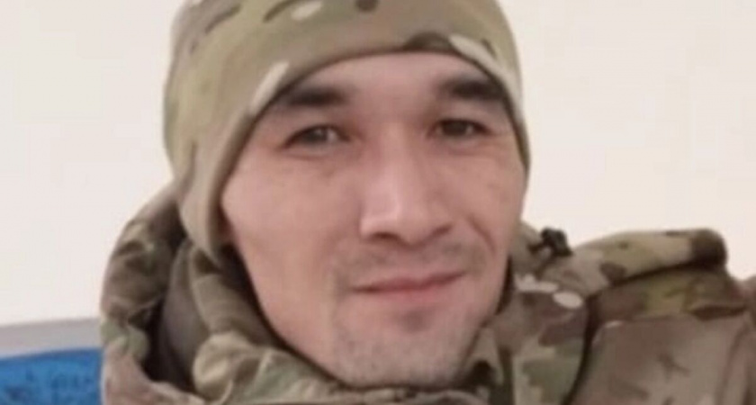 В Белорецке простились с младшим сержантом Денисом Ахмедьяновым, погибшим в Курской области