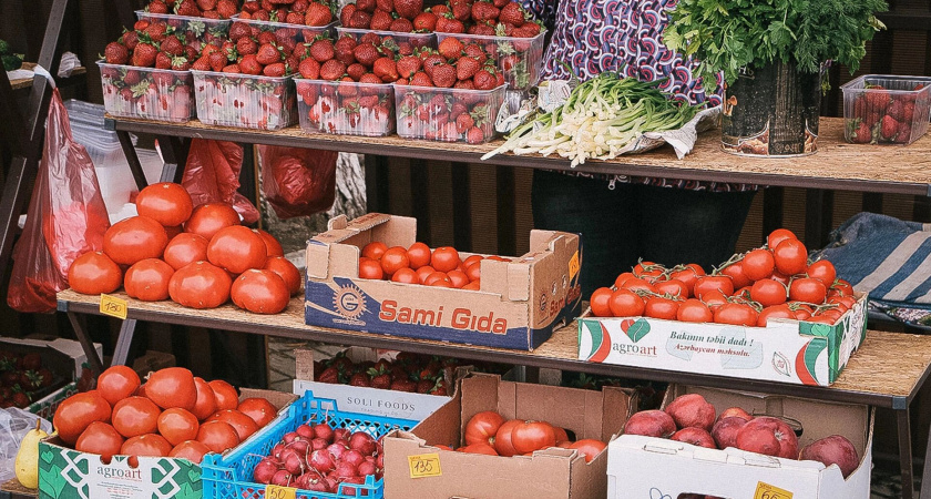 В Уфе жалуются на нелегальную торговлю у ТК «Центральный»