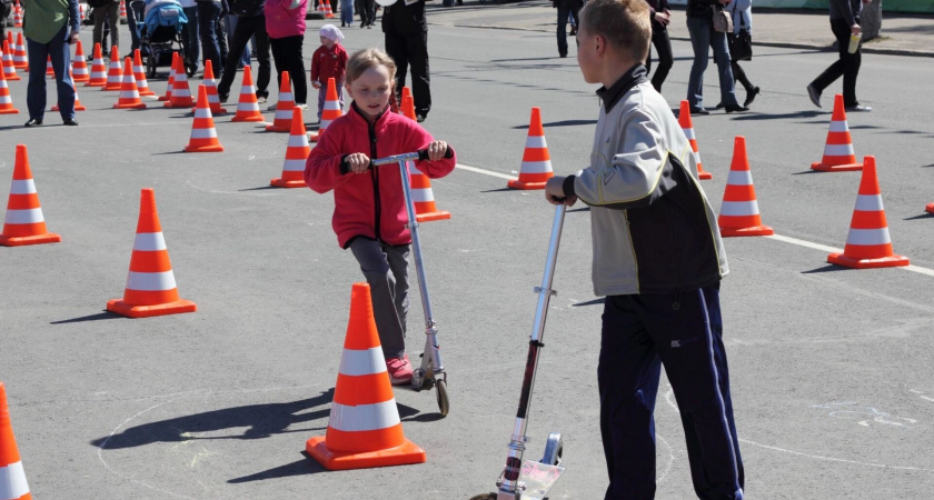 Трое детей на самокатах пострадали в ДТП в Уфе за сутки