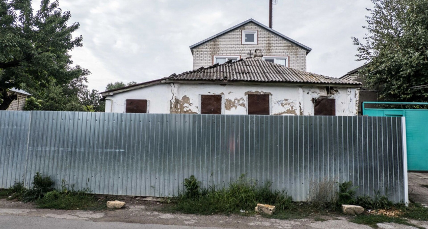 В России опровергли штрафы за глухие заборы