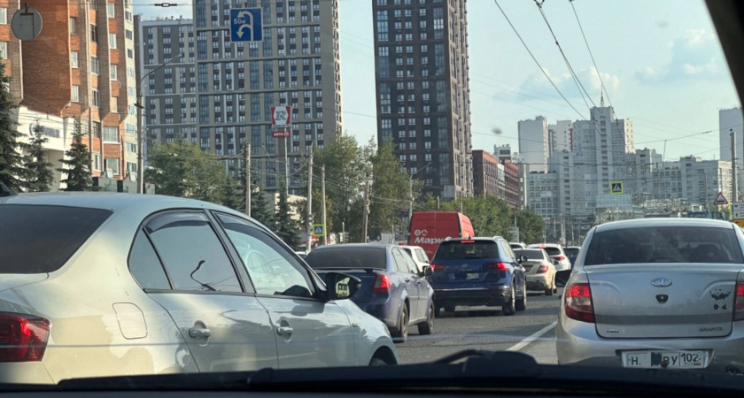 Уфу парализовали многокилометровые пробки в преддверии Дня России