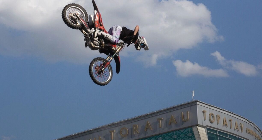 Жители Уфы и Нефтекамска жалуются на шумных мотоциклистов во дворах