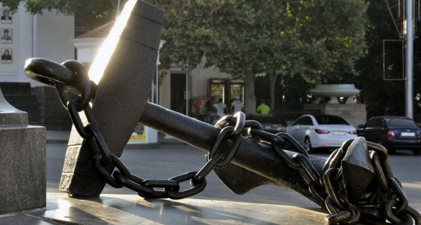 В Уфе исчез уличный музей якорей с набережной