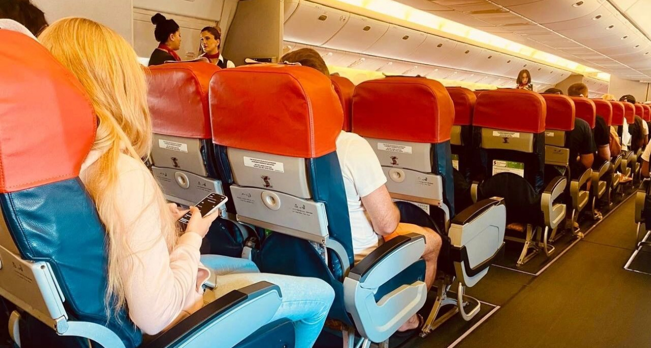 В Уфе хулиганы светили лазером в кабину садящегося самолета