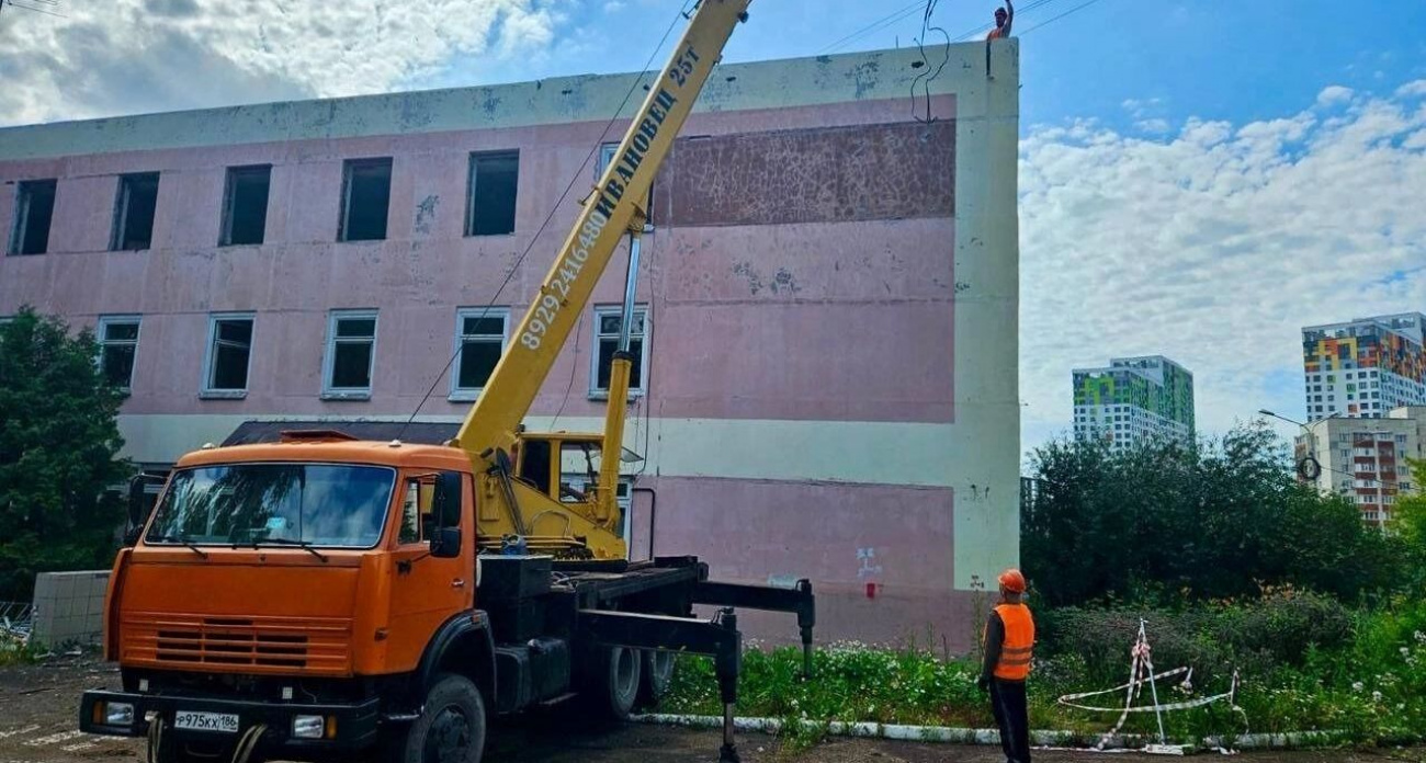 В Уфе снесли аварийную школу №124: ученики год учились в другом здании из-за угрозы обрушения
