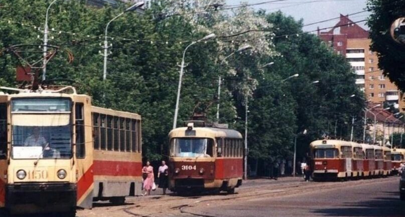 Как Уфа за 30 лет превратилась из города аляпистой рекламы в стильную столицу