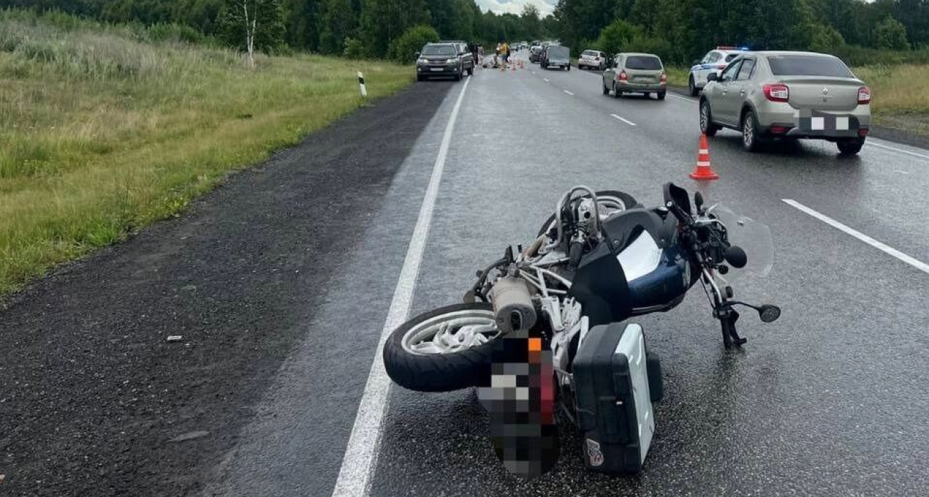 36-летний байкер на BMW погиб в лобовом столкновении с «Гольфом» на трассе Стерлитамак-Магнитогорск