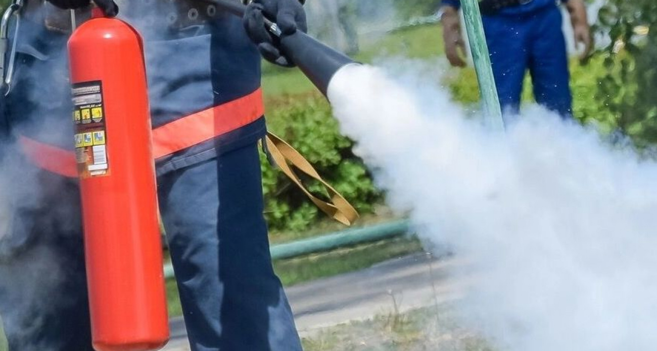 Автомобиль вспыхнул "как спичка" на АЗС в Стерлитамаке: машина сгорела полностью