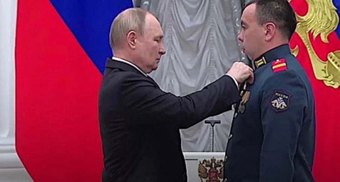 Герой России Альберт Зайнуллин, получивший звезду из рук Путина за штурм опорного пункта, стал почетным гостем Сабантуя в Башкирии