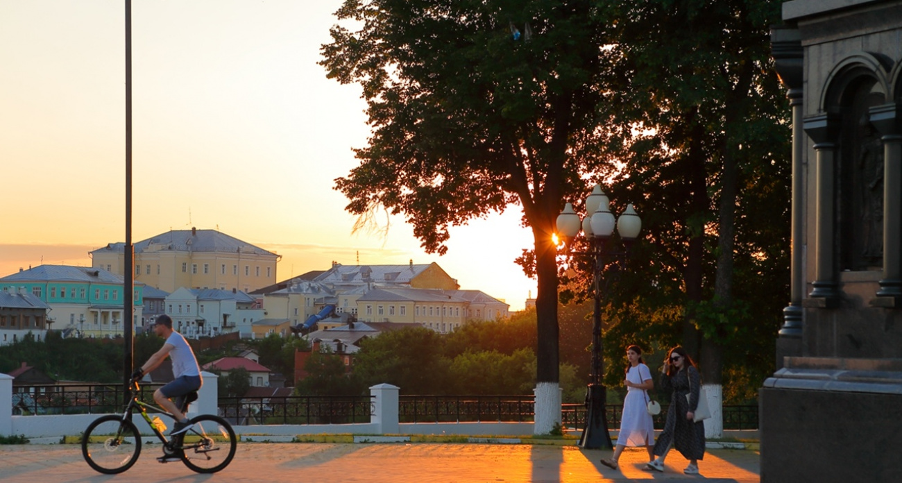 Температура свыше +35°C сохранится ненадолго: что ожидает россиян в ближайшие дни - прогноз Евгения Тишковца