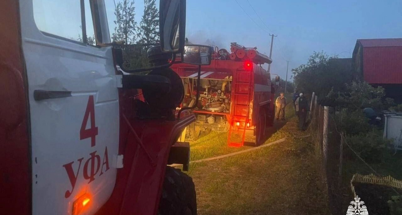 Трагедия в СНТ "Локомотив": два человека погибли при пожаре дачного дома в Башкирии