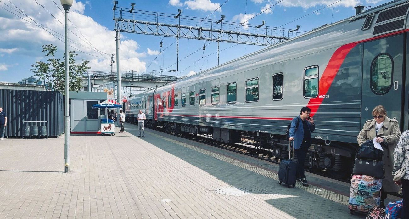 Обломки беспилотника повредили поезд Новокузнецк-Кисловодск и парализовали станцию Сальск