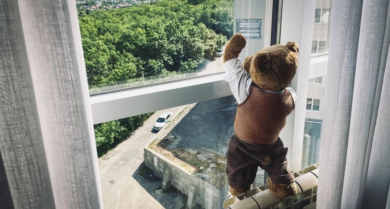 4-летняя девочка в реанимации после падения с третьего этажа в Башкирии