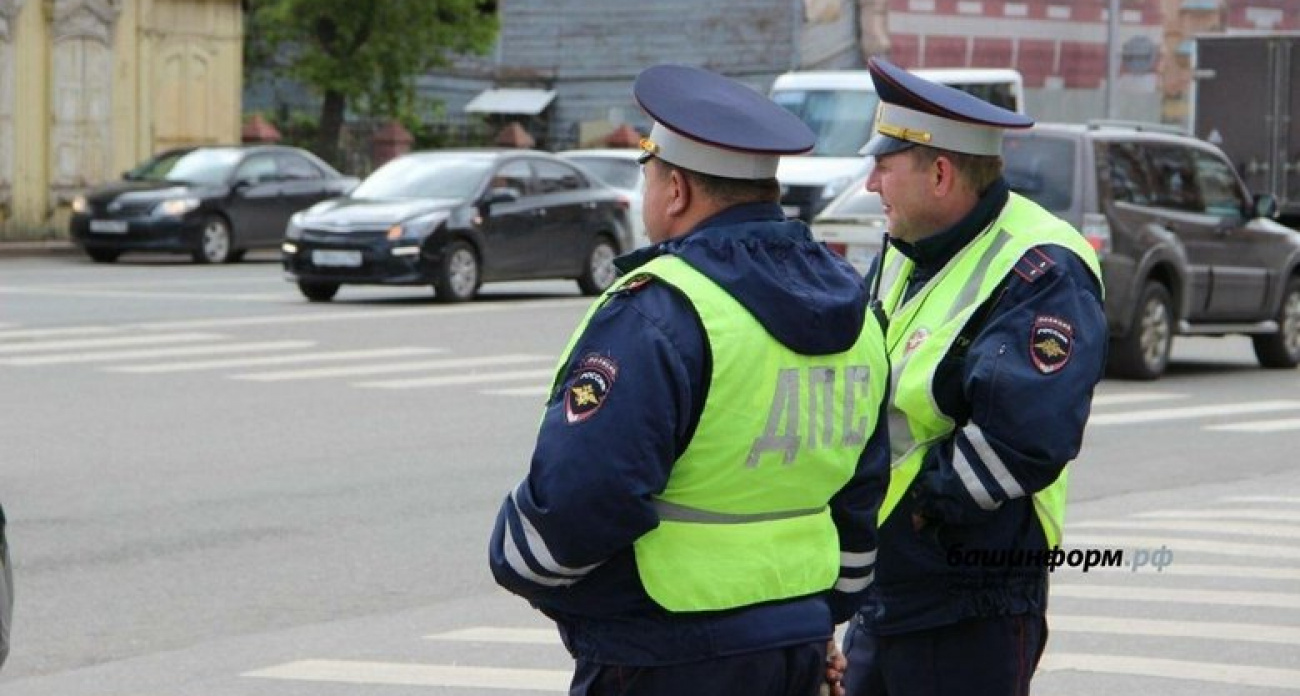 На трассе Уфа-Оренбург началась "сплошная" проверка всех водителей без исключения