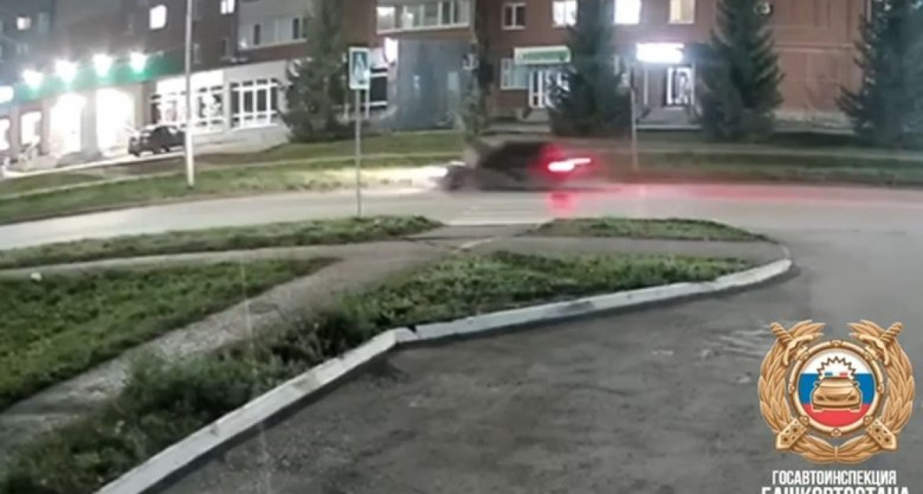 Трезвый 20-летний водитель "Приоры" насмерть сбил мать с 5-летней дочкой и врезался в магазин