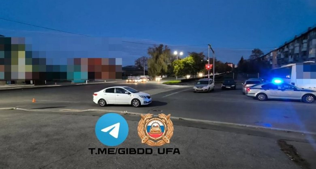 В Уфе водитель "Киа Рио" сбил пешехода на регулируемой "зебре" в час пик