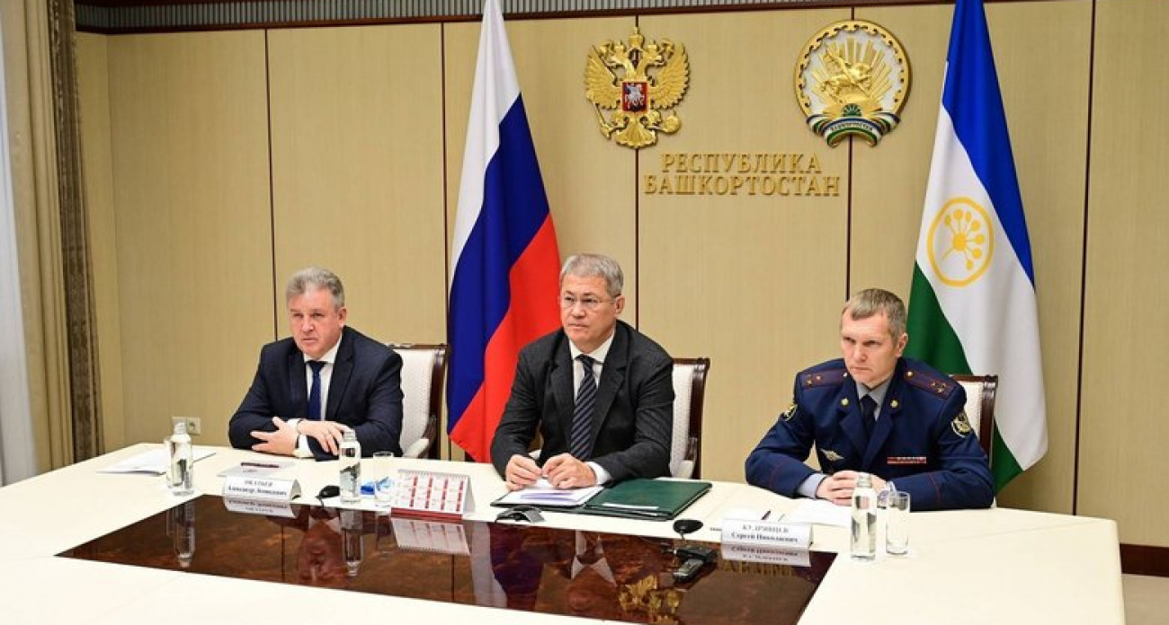 Глава Башкирии поставил новому начальнику УФСИН задачу "вернуть преступников в общество"