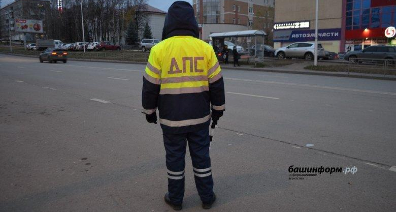 «Сплошные» проверки на 113-м км трассы Уфа — Оренбург: ГАИ останавливает все машины без исключения