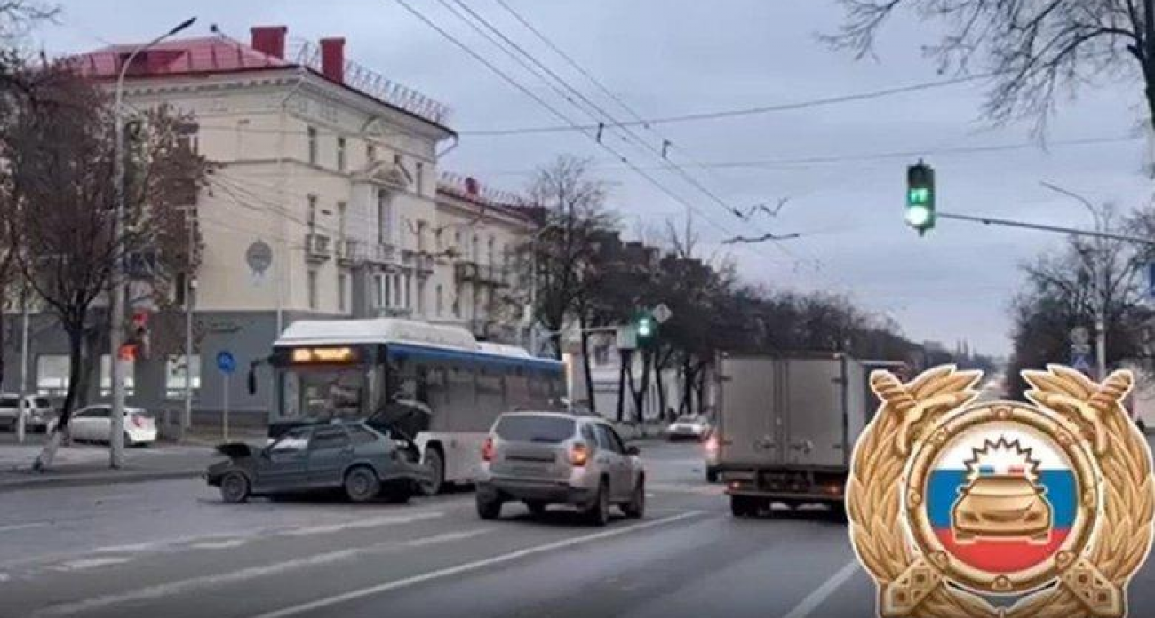 Цепная авария в Уфе: Kia Rio протаранила ВАЗ в автобус, пострадавший в нейрохирургии