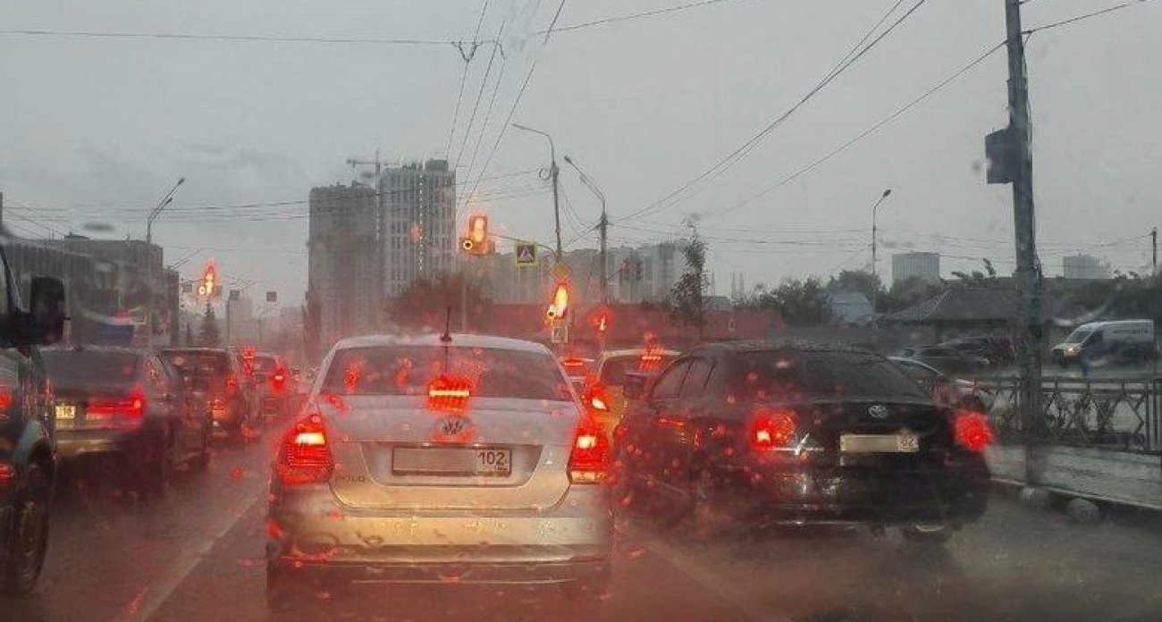 Пешеход в тёмном виден за 17 метров: МЧС Башкирии назвало смертельно опасные цвета одежды