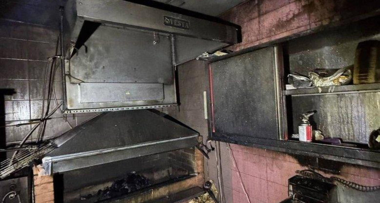 Сотрудник кафе в Уфе получил ожоги, спасая сотню посетителей от пожара во фритюрнице