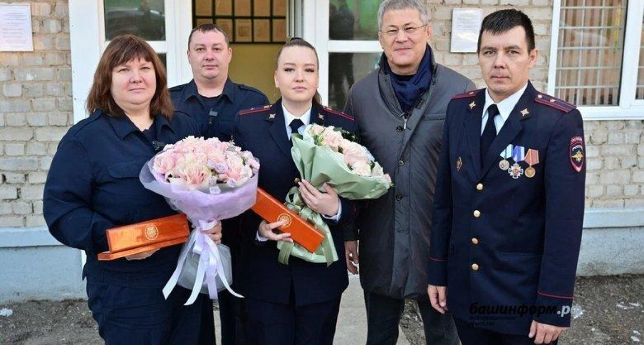 Хабиров поздравил участковую из Уфы, чей муж с позывным «Башкир» воюет в зоне СВО