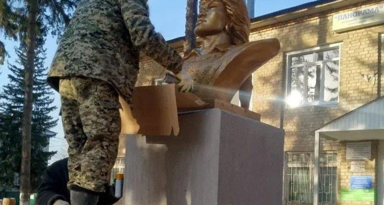 Памятник Салавату Юлаеву на Кирова отремонтировали по жалобе жителя в соцсетях