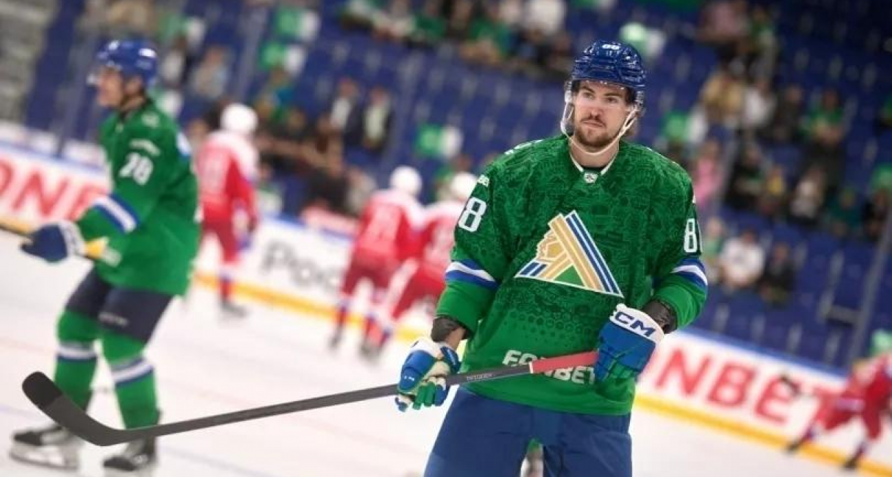 «Салават Юлаев» сливает за 1000 рублей игрока с контрактом 9 млн в год