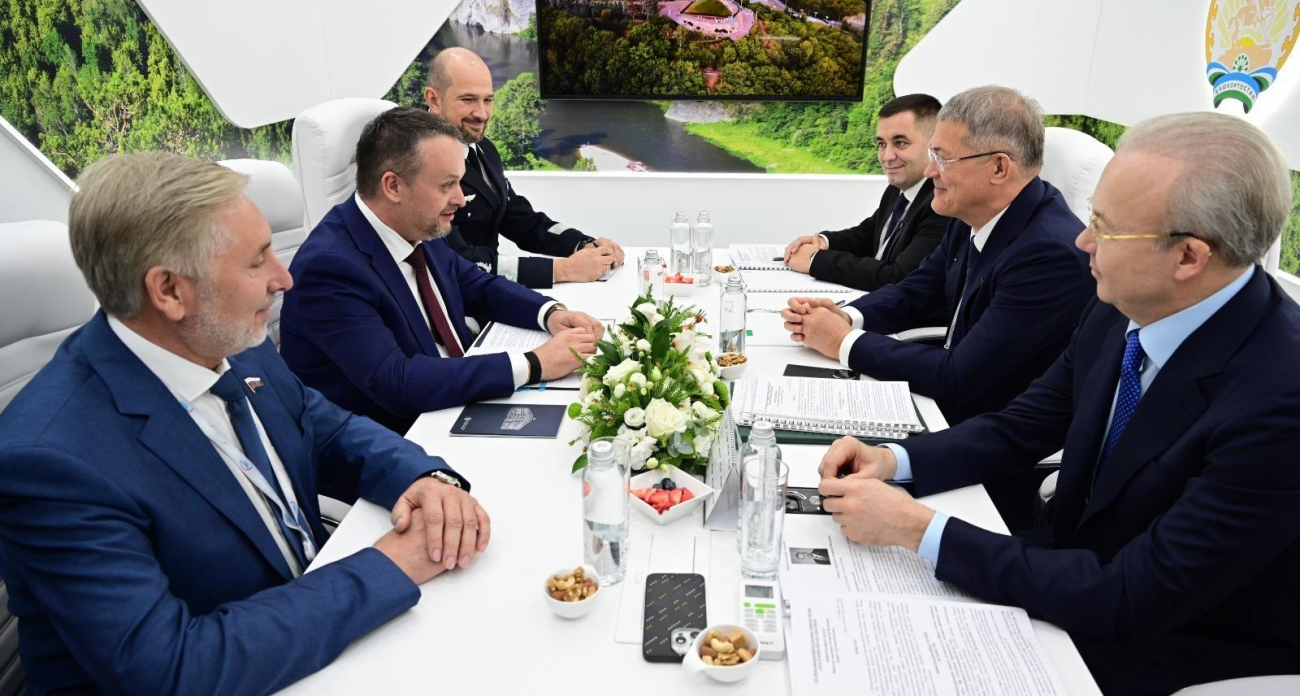 Хабиров отчитался о досрочном открытии моста через Ик и участке трассы М-12