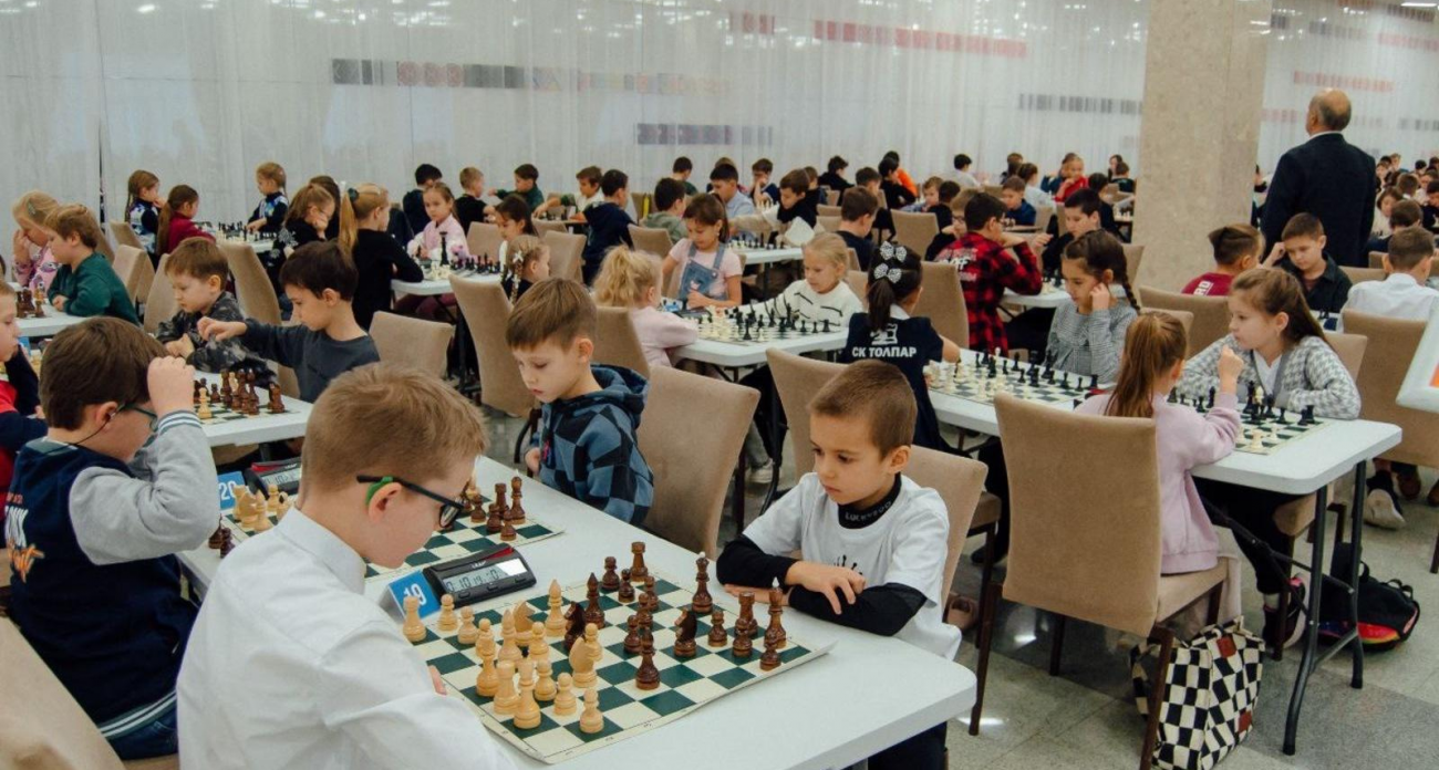 358 юных шахматистов из 15 городов Башкортостана сразились в турнире памяти легендарного тренера