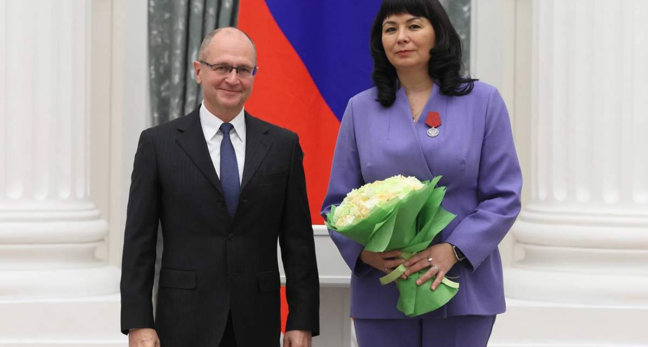 Сергей Кириенко вручил медаль «За заслуги перед Отечеством» главе Иглинского района в Кремле